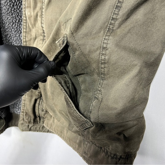 Levi's Men Olive Green Military Field Jacket with Epaulettes Size CH - Picture 2 of 10